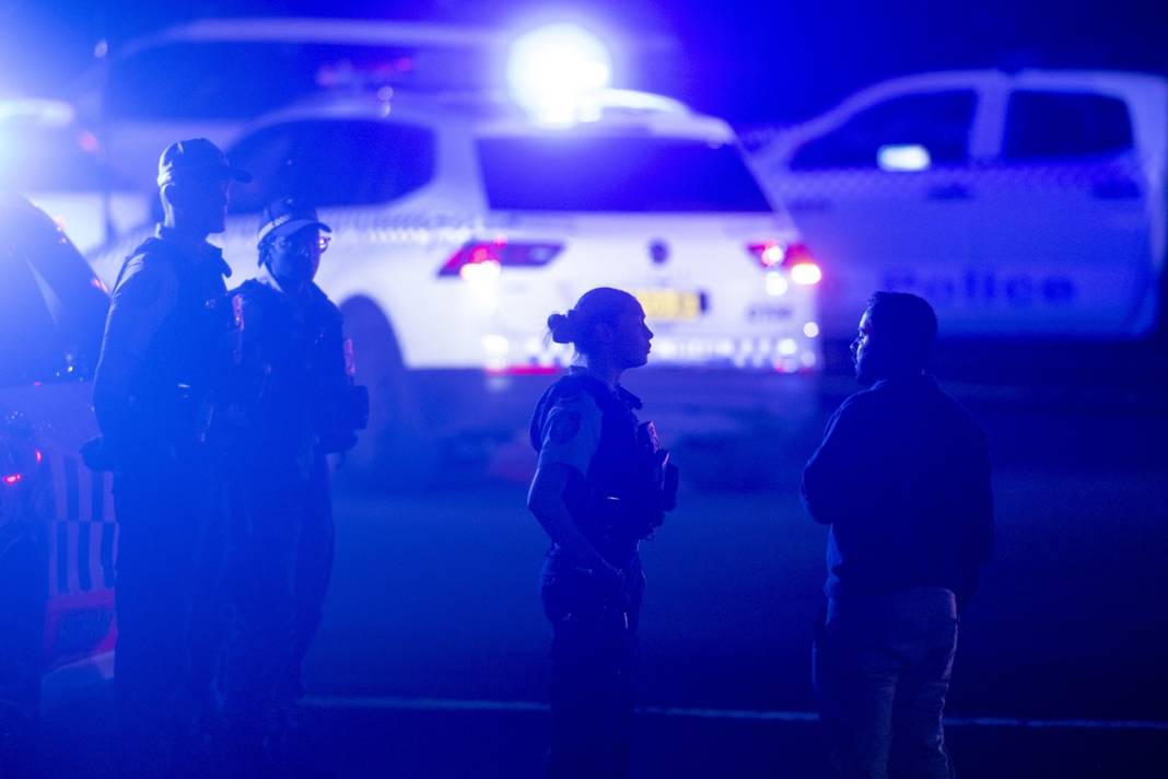 Plajda silahlı saldırı: 11 kişi öldü! 5